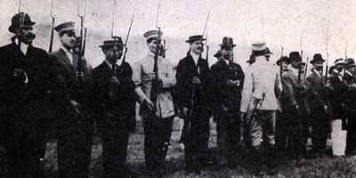 Estudiantes y comerciantes mexicanos